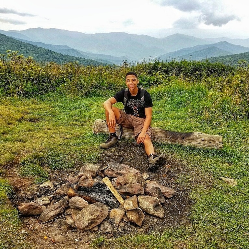 Meet your Posher, Devin